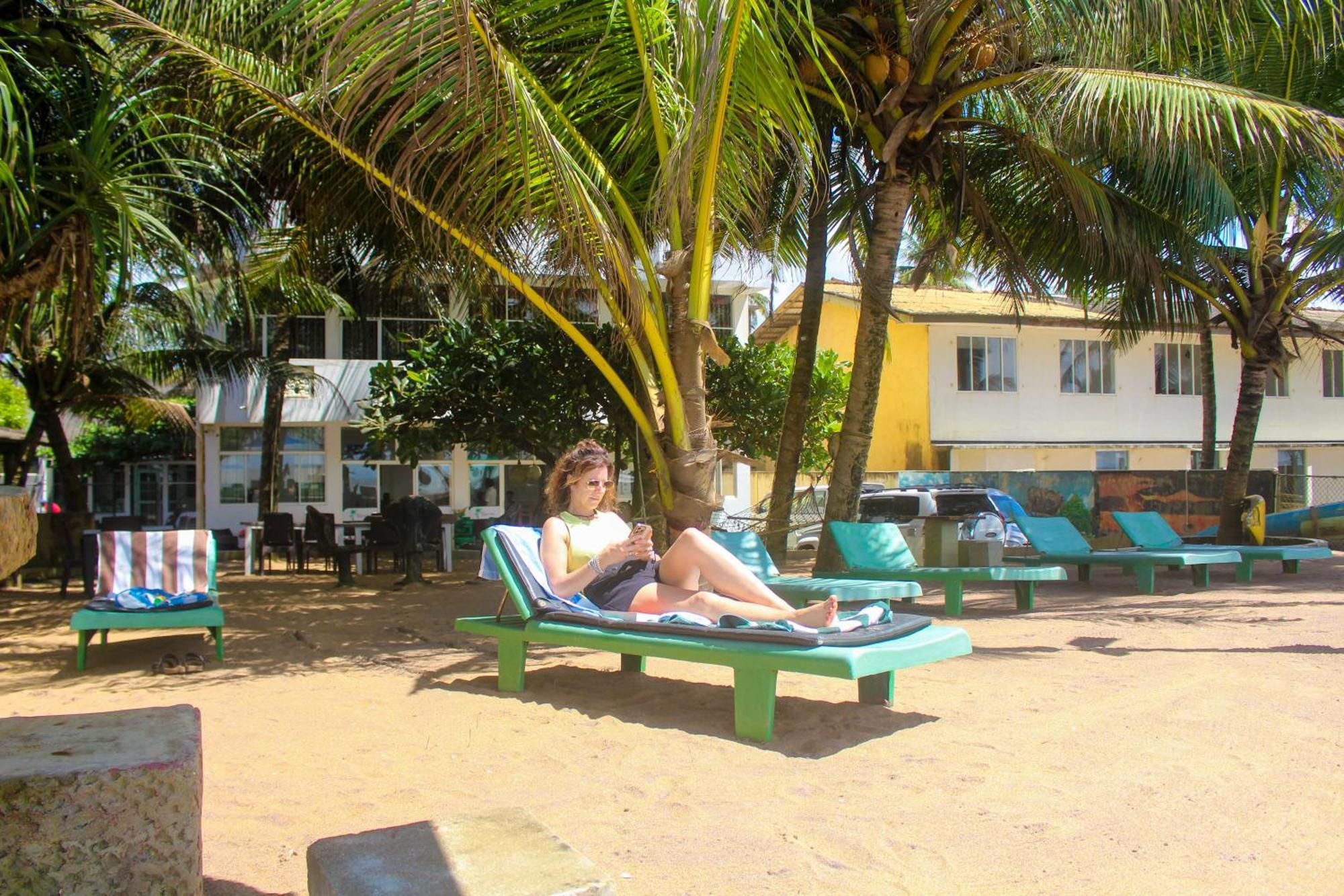 Hotel Coconut Bay Калутара Екстериор снимка